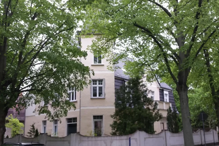 Hausverwaltung Nesari - Schönes Mehrfamilienhaus